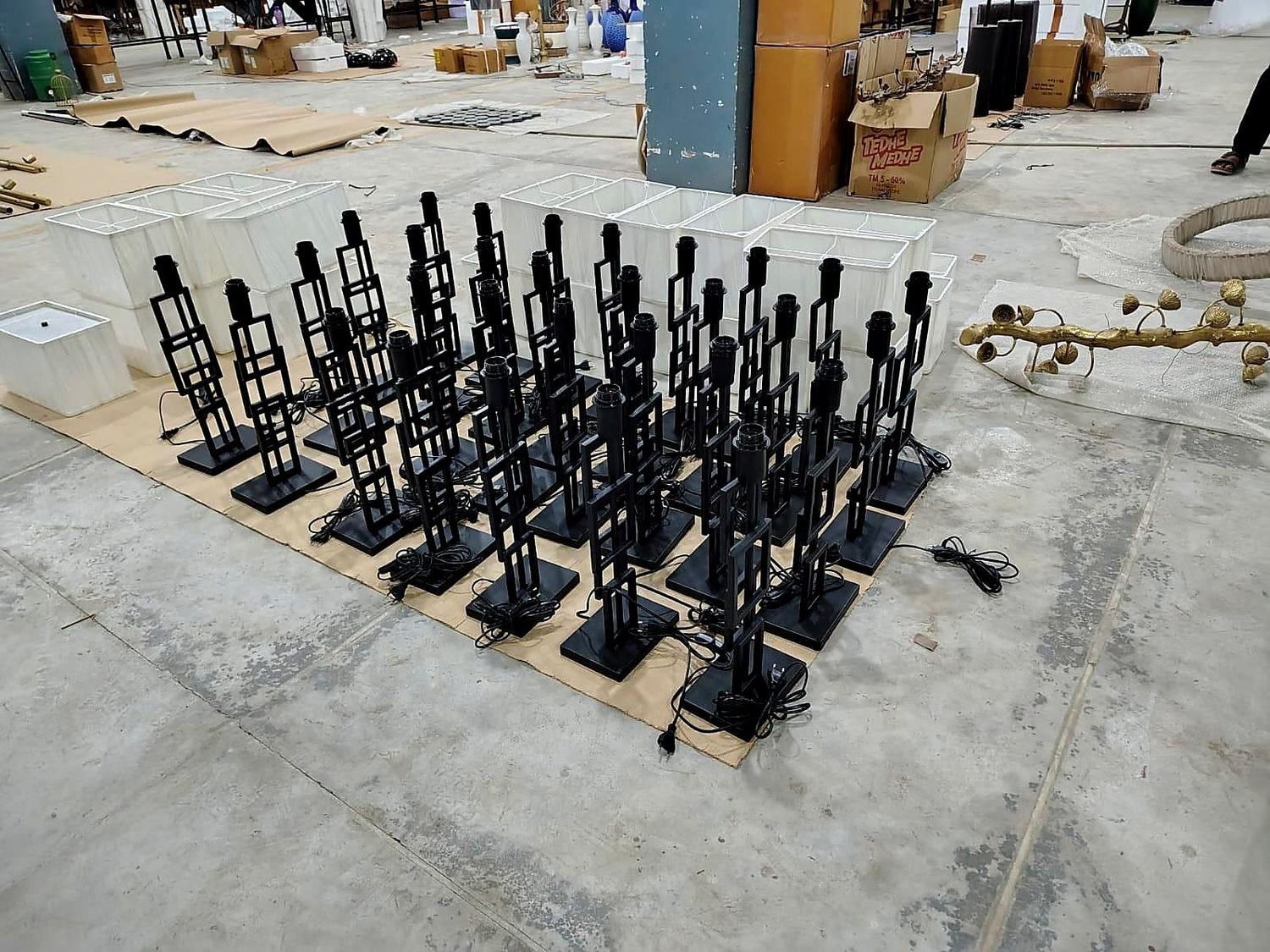 Batch of black lamp bases